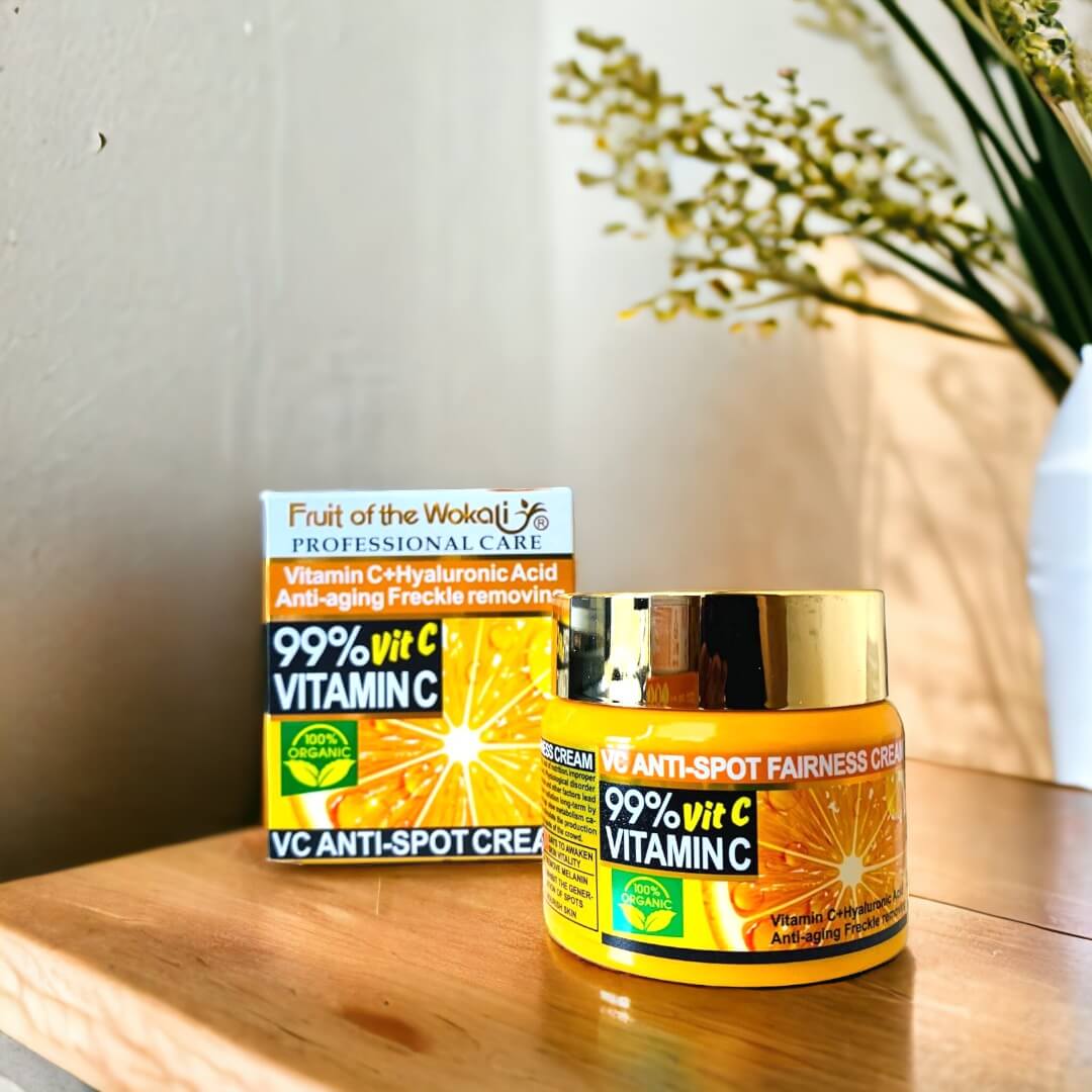 alt="Creme Anti-manchas 99% Vitamin C marca Fruit of The Wokali - Creme formulado com vitamina C, ideal para reduzir manchas e uniformizar o tom da pele, proporcionando hidratação e luminosidade."