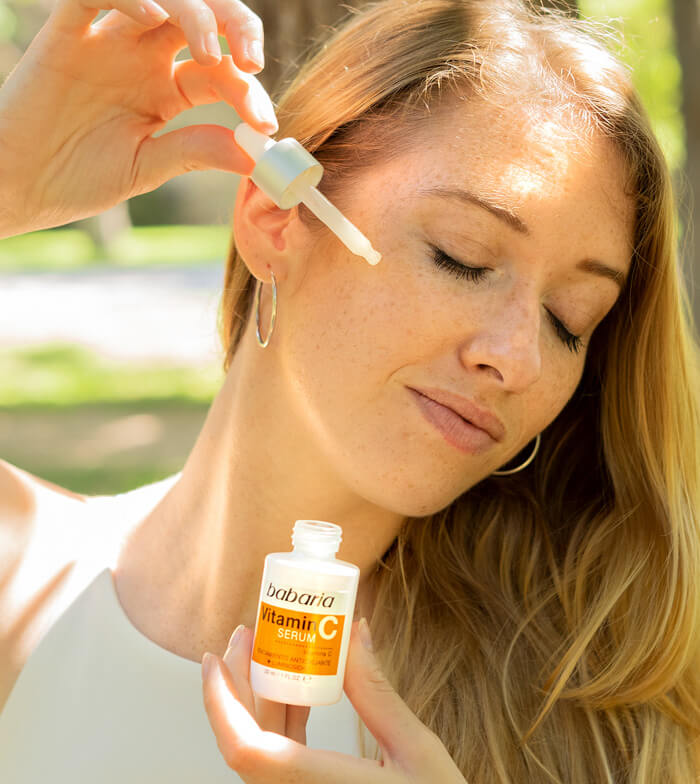 alt="Coffret Rotina Rosto Ritual Vitamin C - Conjunto de cuidados faciais com vitamina C, ideal para iluminar, uniformizar o tom da pele e combater os sinais de fadiga, proporcionando uma pele radiante e revitalizada."