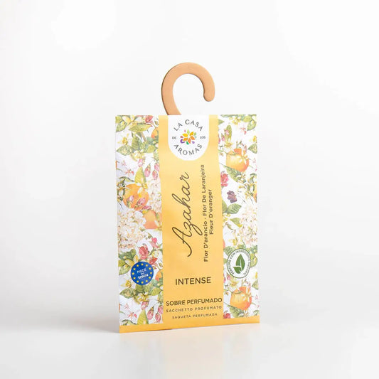 alt="Ambientador Armário Flor de Laranjeira marca La Casa de los Aromas - Ambientador para armário com aroma de flor de laranjeira da marca La Casa de los Aromas"