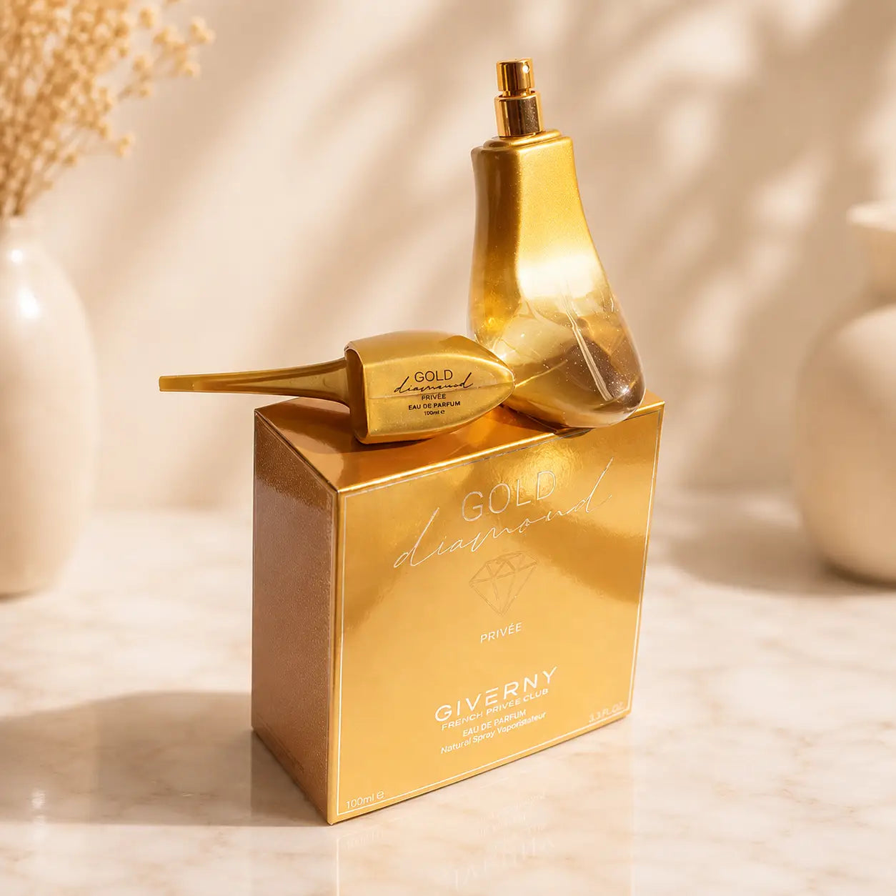 Perfume Gold Diamond Giverny feminino com embalagem dourada luxuosa e sofisticada