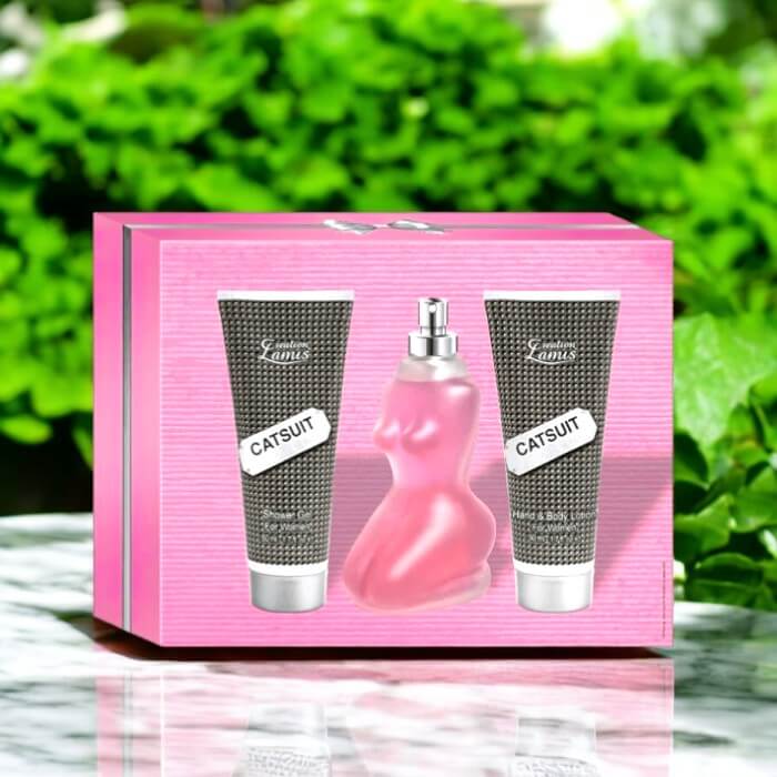 alt="Catsuit Coffret de perfume feminino marca Creation Lamis. Um conjunto sofisticado que combina fragrância e elegância, perfeito para presentear."