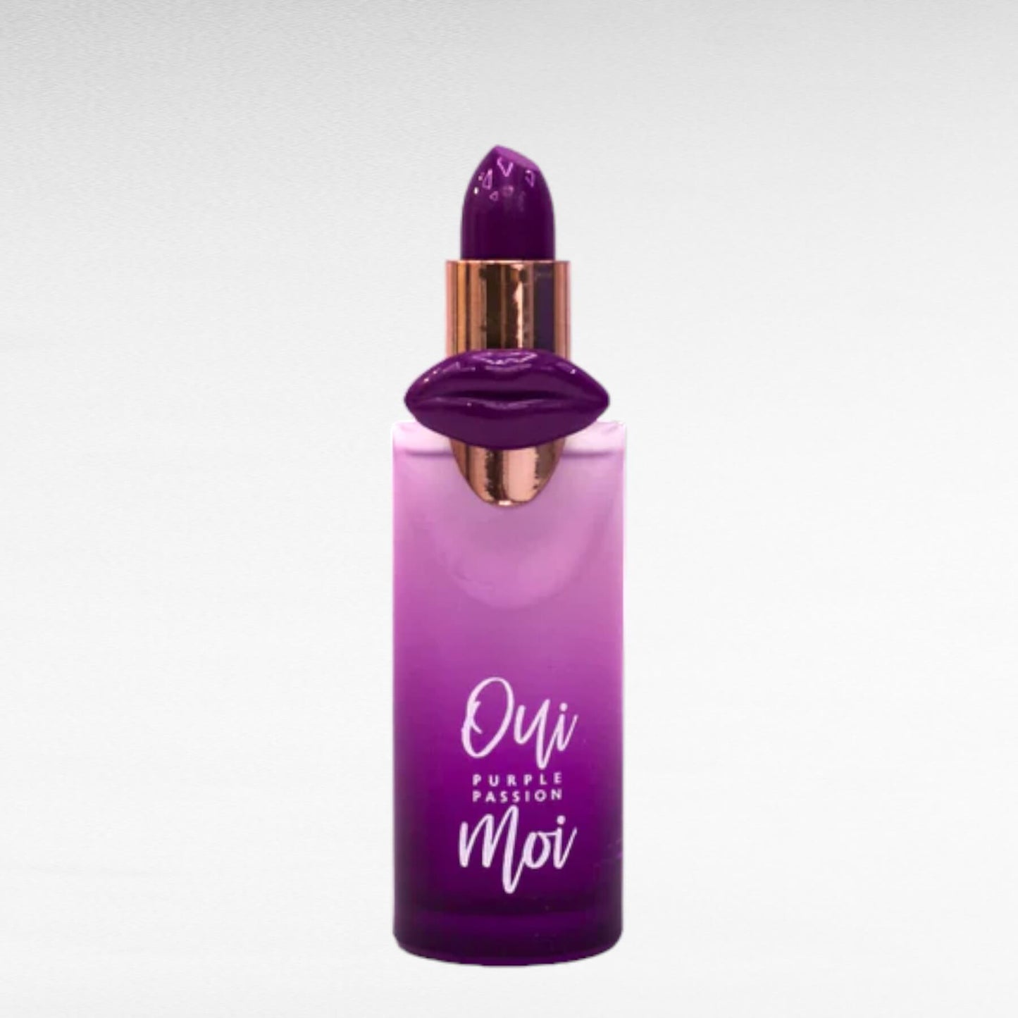 alt=" Perfume 0ui Moi Purple Satin Mirage Feminino - Frasco de perfume em vidro com design elegante"