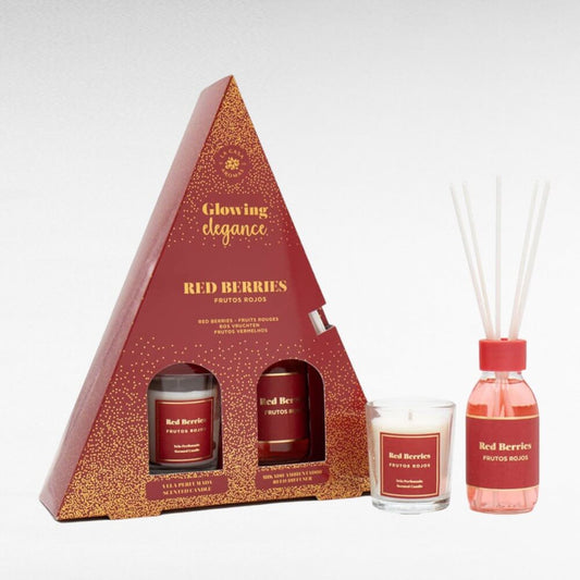 Paquete navideño con ambientador y vela perfumada de frutos rojos.